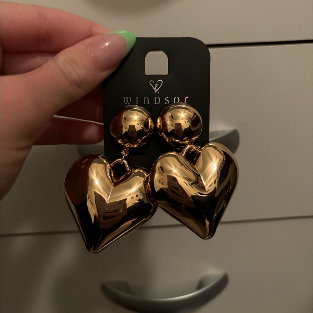gold heart earrings